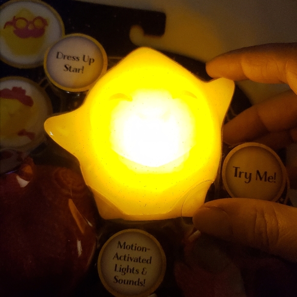 Disney's Wish Light Up Star And Accessories - Picture 8 of 8